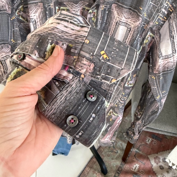 Maceoo men's Small/medium Button Down Shirt Italian Fabric Cars/city Scape - Picture 3 of 10